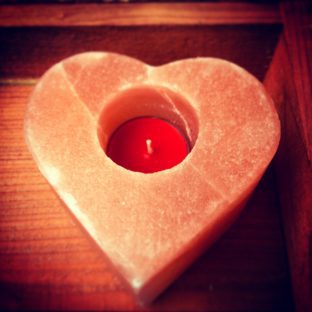 Himalayan Rock Salt Heart-Shaped Tea Light Candle Holder
